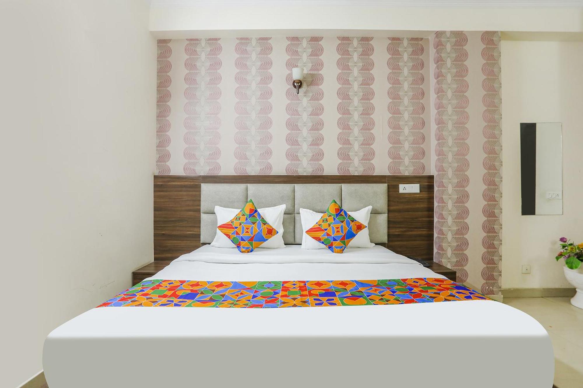Fabhotel Corporate Stay Noida Eksteriør billede